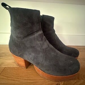 FORTRESS  dark green/forest  Suede Heeled Boots size 39‎
